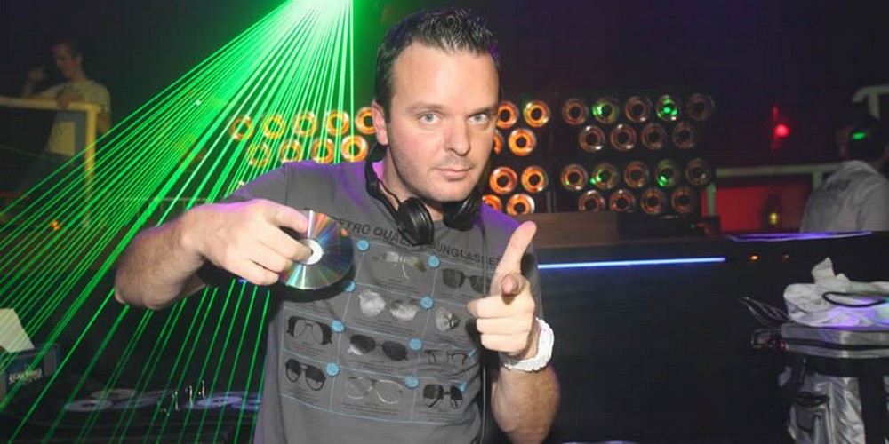 Ronald V - What The F..K (Feat. D-Noizer & E-Max)